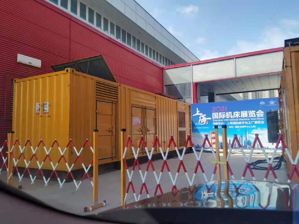 松潘发电车出租-发电机无电压或电压太低怎么办？