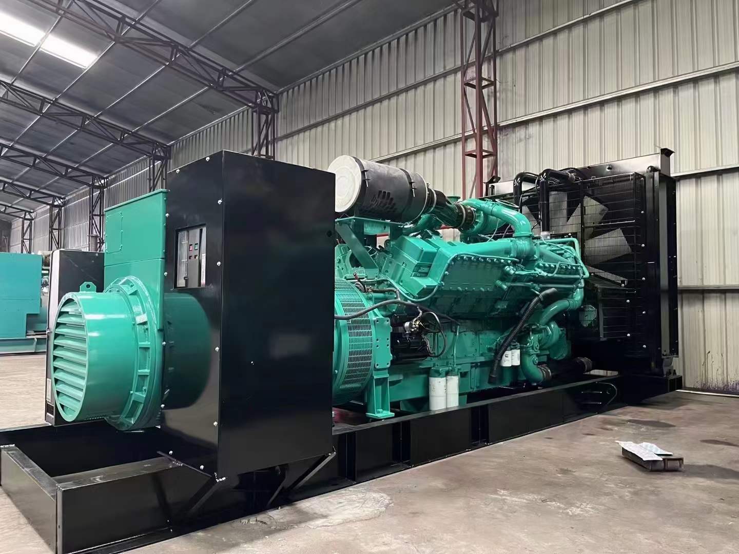 松潘如何降低 800kW 柴油发电机输出电流的波动？